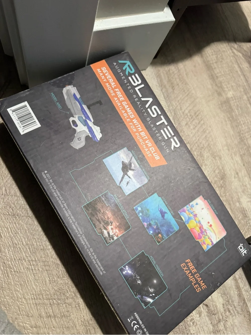 !it jeans ARBLASTER Augmented Reality Blaster - White & Blue Accents